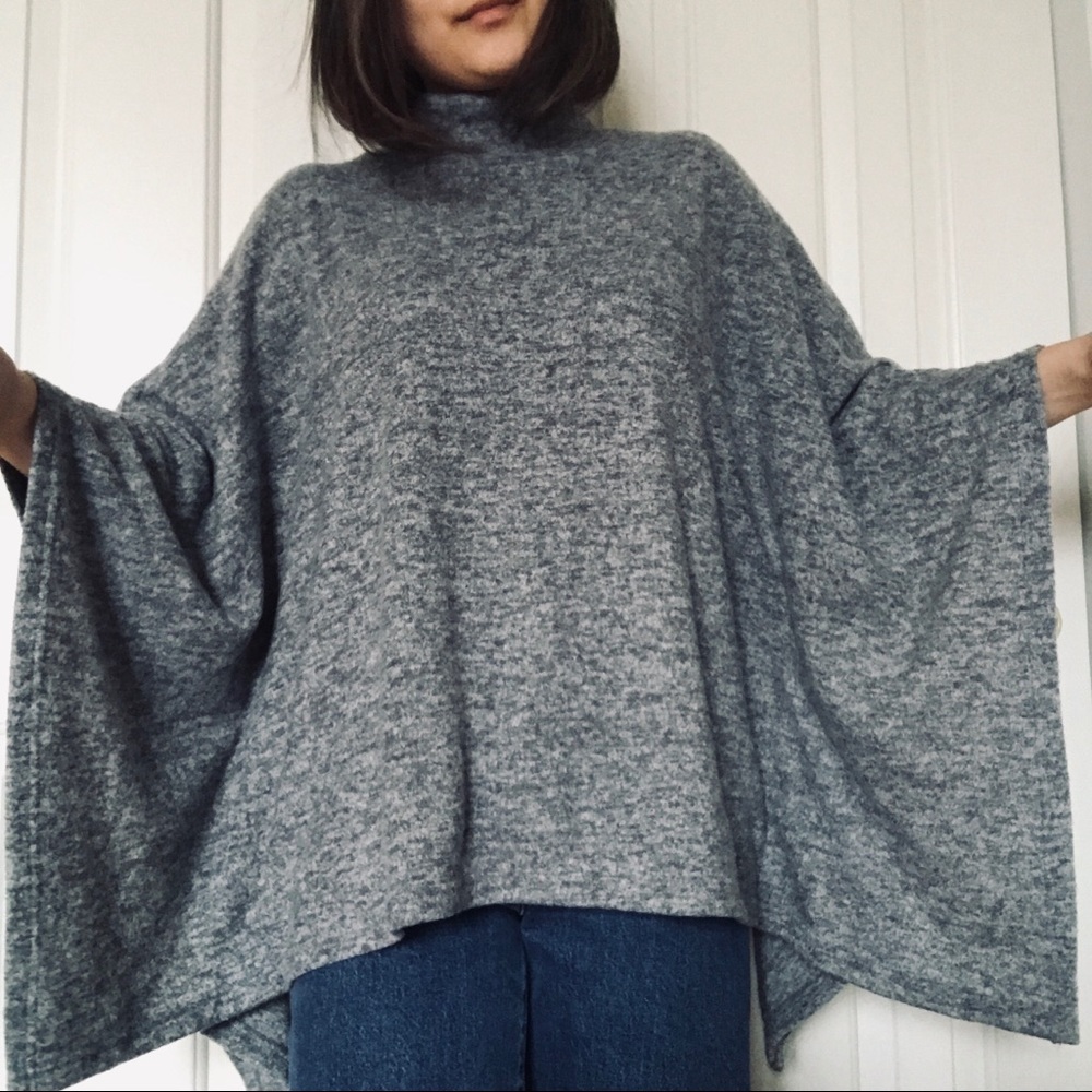 ✨F21 Grey Sweater Poncho Top✨